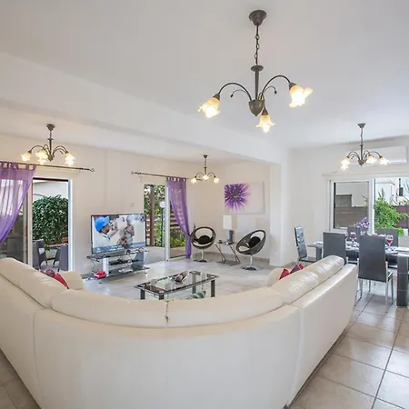 Willa The Complete Guide To Renting Your Exclusive Holiday In With Private Pool And Close To The Beach 1691 *