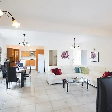 The Complete Guide To Renting Your Exclusive Holiday In With Private Pool And Close To The Beach 1691 Villa Protaras